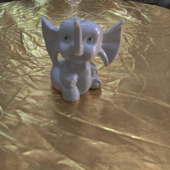 A Childhood Favorite Elephant, Could be Babar or Dumbo? No markings, but so cute - Picture 7 of 8